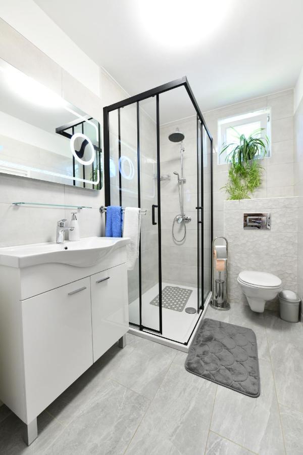 Apartment Mladen *