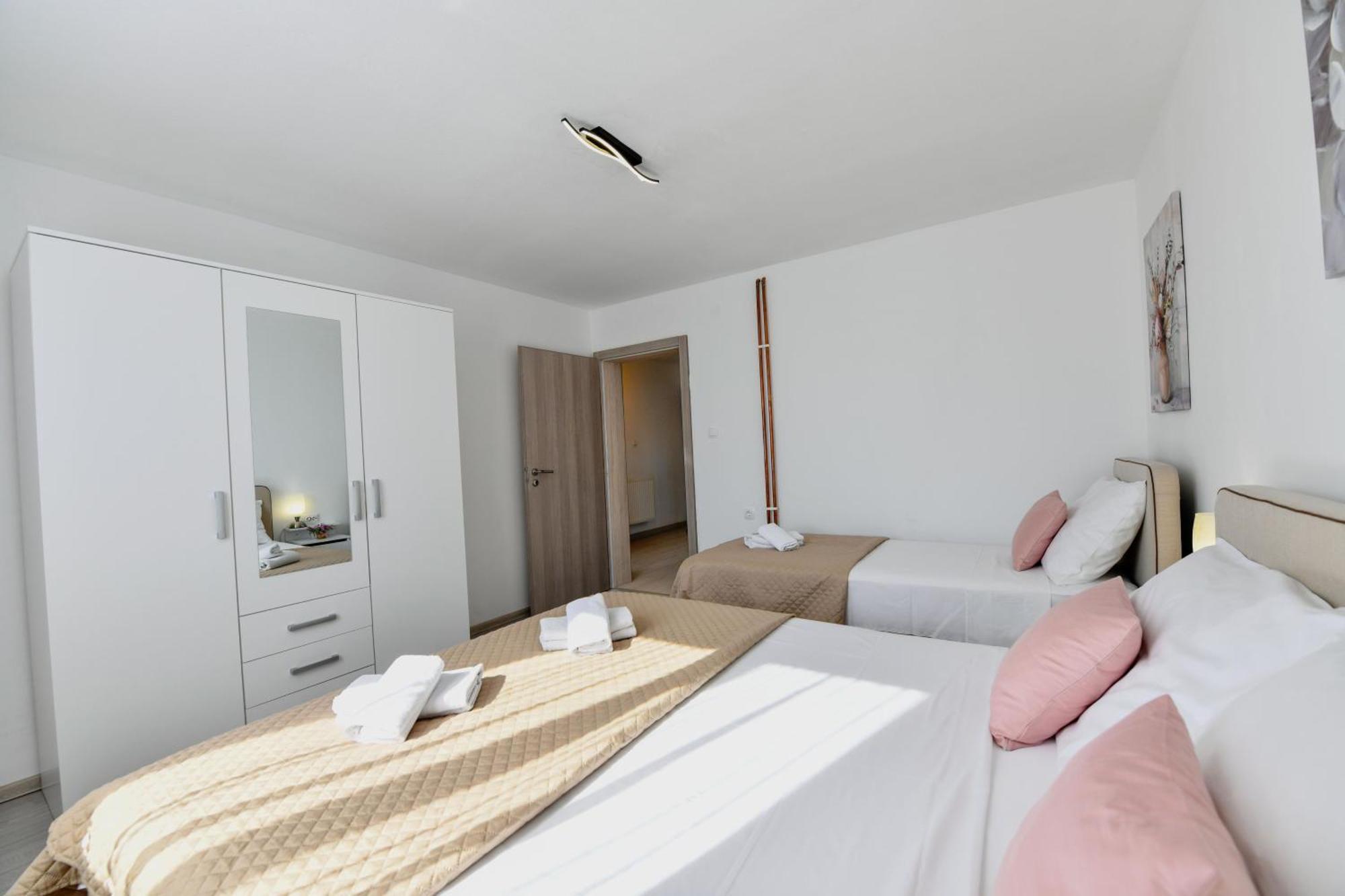 Apartment Mladen *